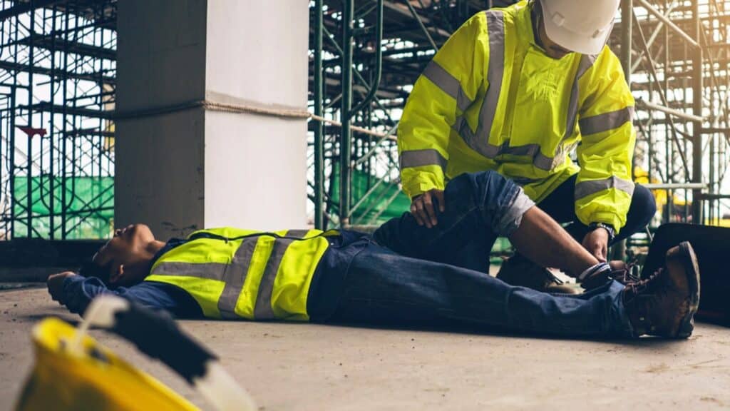 Abogados con experiencia en accidentes por caída de techos en Panorama City para sus necesidades de recuperación Abogados de accidentes por caída de techos 2 Existen varios tipos de lesiones graves por un accidente de caída de techo.