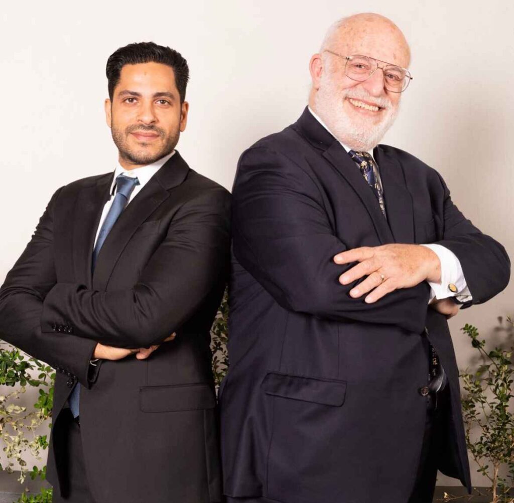¡Eddie Tehrani y Arnold Gross nombrados Súper Abogados 2022! ¡Conozca a nuestros estimados abogados, Eddie Tehrani y Arnold Gross, reconocidos como Super Abogados 2022!