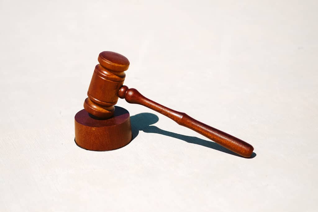 La diferencia entre presentar una demanda por lesiones personales y llegar a un acuerdo extrajudicial 1 La diferencia entre presentar una demanda por lesiones personales y llegar a un acuerdo extrajudicial