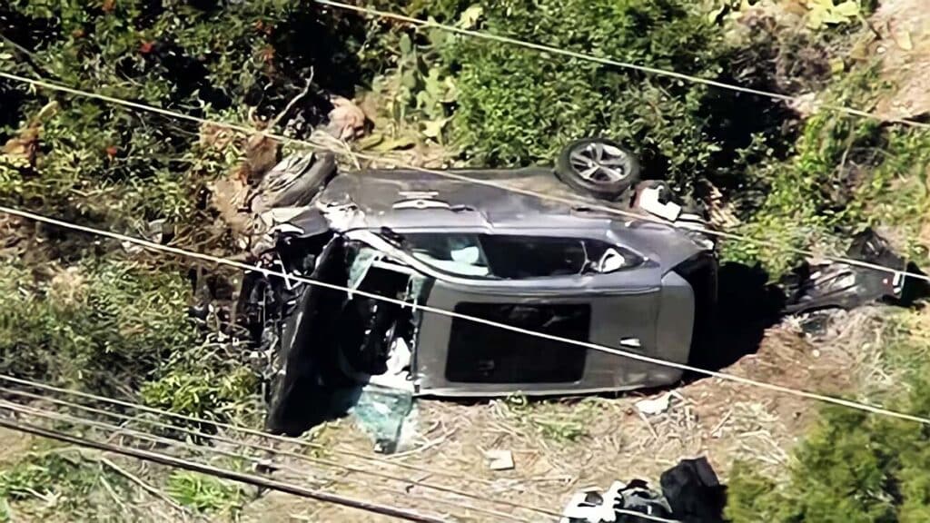 Tiger Woods resultó herido en un catastrófico accidente automovilístico en Los Ángeles
